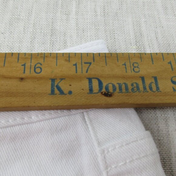 Time and Tru Jean Shorts Womens 16 White Denim Comfort‎ Fit Button Fly Outdoor - Picture 6 of 8